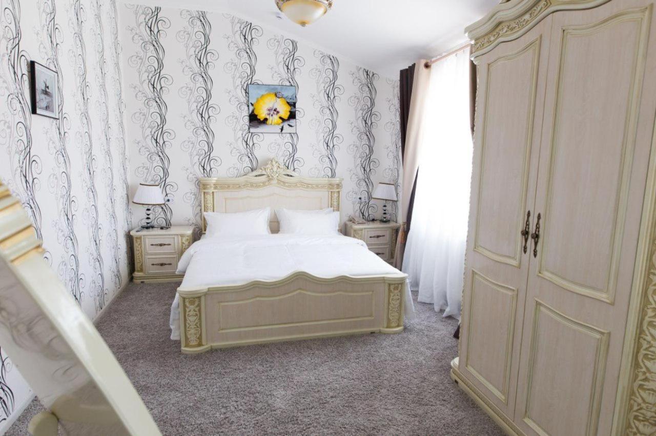 Alexander Hotel Samarkand Buitenkant foto