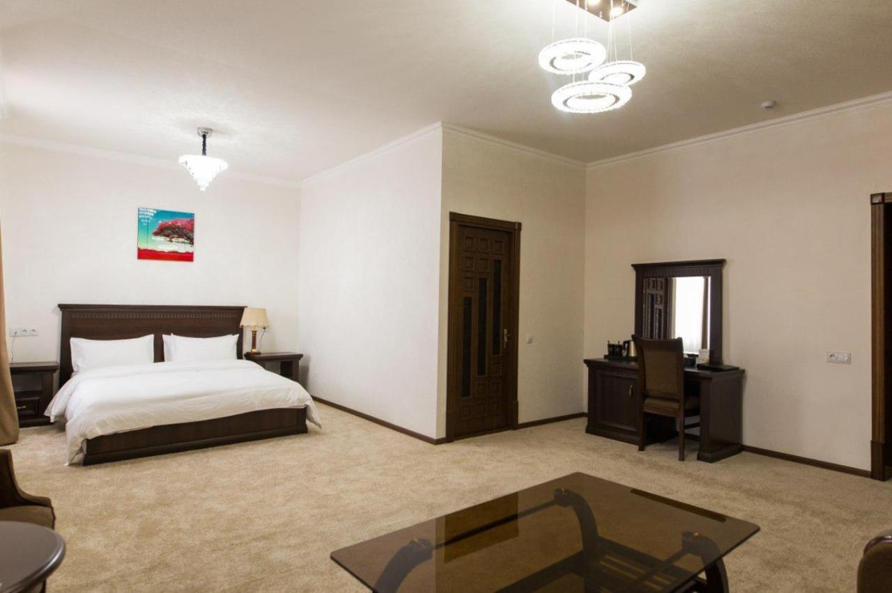 Alexander Hotel Samarkand Buitenkant foto