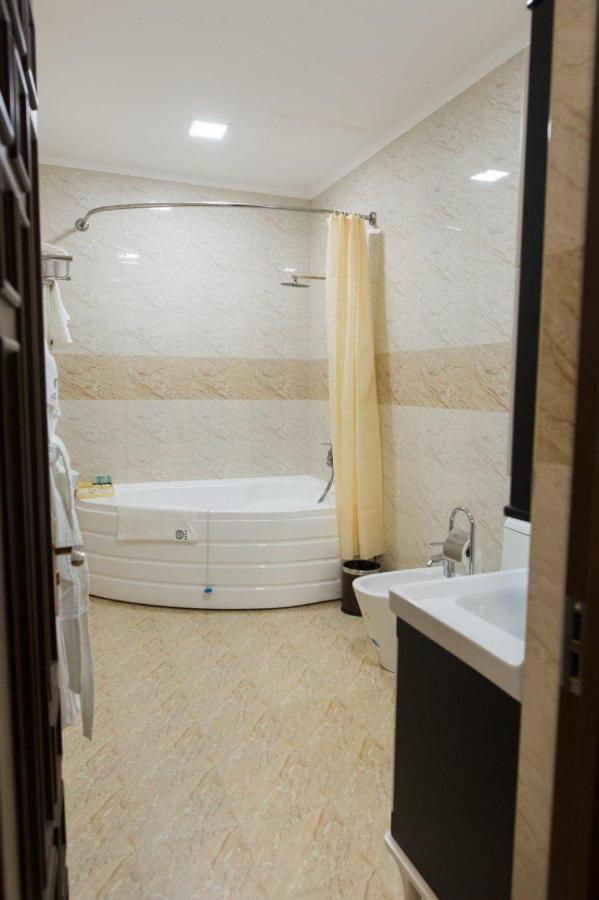 Alexander Hotel Samarkand Buitenkant foto